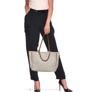 Michael Kors Harper Large Vanilla EW Tote Bag - Brand New